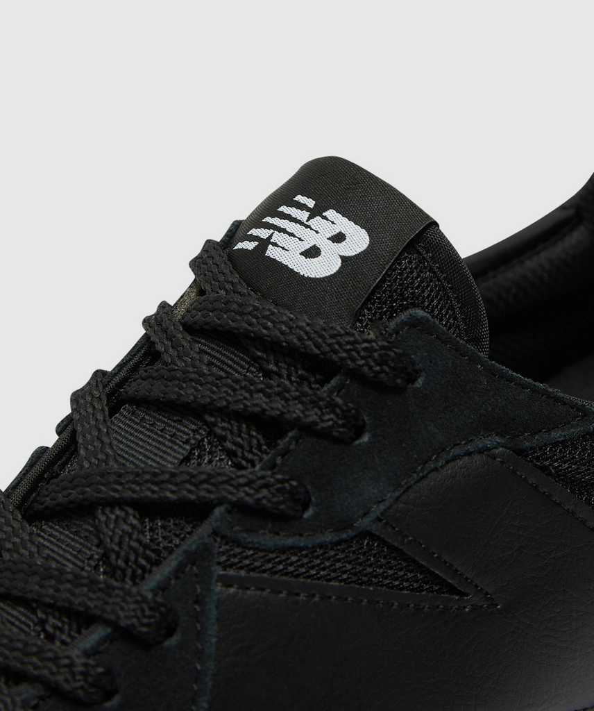 New Balance 327 sneaker